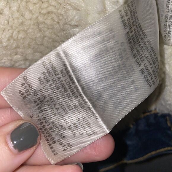 Levis Denim Sherpa Trucker Ex Boyfriend Jean Jacket Blue Wash Sz Small Women - Picture 4 of 5